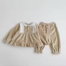 Pyjama bébé fille beige dentelles blanches