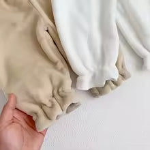 Pyjama bébé fille détail jambes